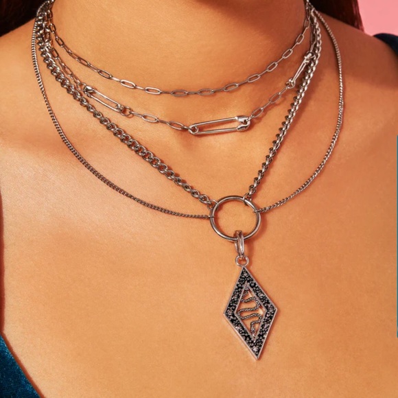 Little rooms gold plated “garden” snake charm - Picture 3 of 3